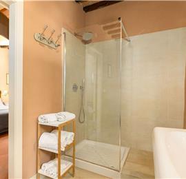 8 Bedroom Villa with Pool near Certaldo, Tuscany, Sleeps 14 - 15